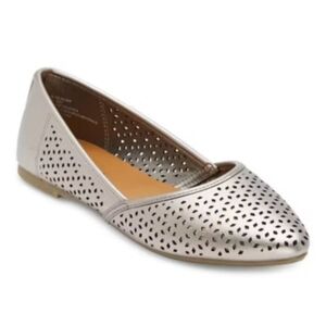 NWT Arizona Jean Company Women's Metallic Lazer-cut-out Flats Size Women's 6.5